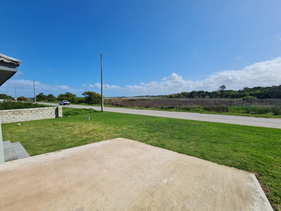 3 Bedroom Property for Sale in Paradise Beach Eastern Cape